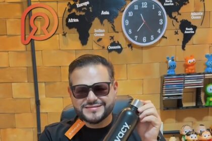 Após fotos ousadas, prefeito de Canhoba recebe convite para a plataforma Privacy