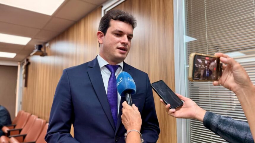 “Seguirei independente”, diz Paulo Júnior após renunciar à liderança da oposição na Alese