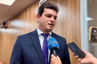 “Seguirei independente”, diz Paulo Júnior após renunciar à liderança da oposição na Alese