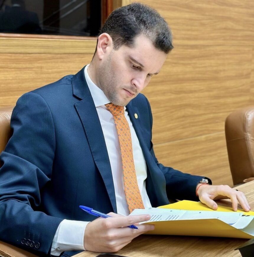 Deputado Neto Batalha afirma não disputar a reeleição: “a política exige muito de nós”