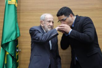 Deputados estaduais prestam homenagens a Deoclécio Vieira Filho após sua morte