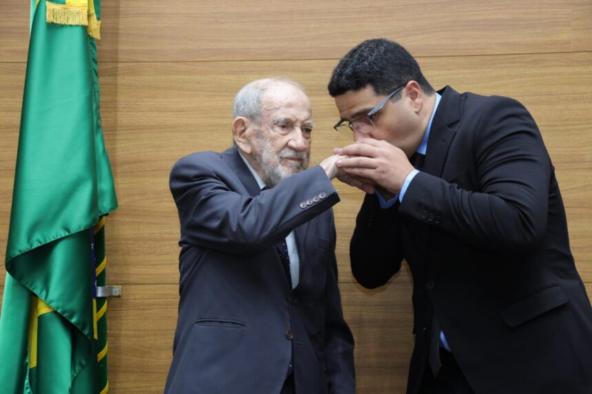 Deputados estaduais prestam homenagens a Deoclécio Vieira Filho após sua morte
