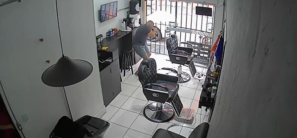 PM de folga reage a roubo de Porsche e mata suspeito 