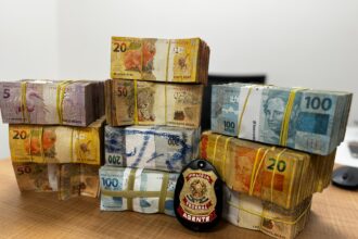 Dois homens são presos com R$ 500 mil em operação da Polícia Federal em Aracaju