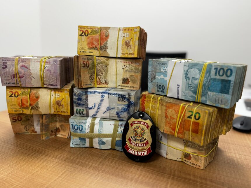 Dois homens são presos com R$ 500 mil em operação da Polícia Federal em Aracaju