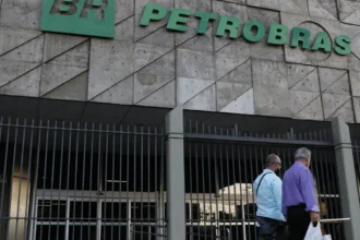 Petrobras bate novo recorde na produção de barris de petróleo e gás