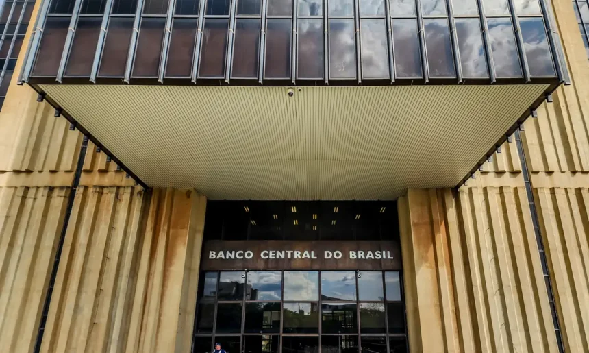 BC reforça segurança em transferências eletrônicas para exterior