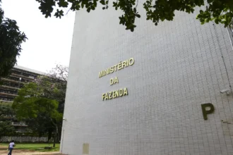 Reforma tributária: governo regulamenta cobrança da CBS e do IBS