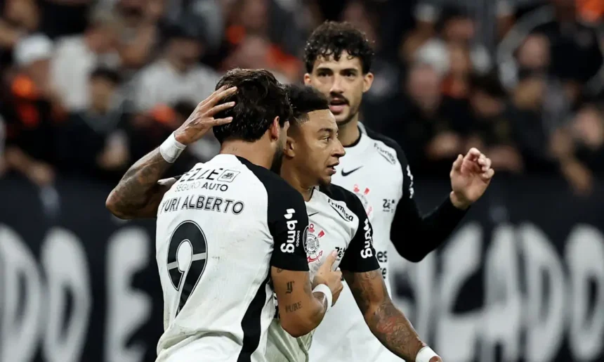 Corinthians derrota Peñarol para seguir 100% na Libertadores