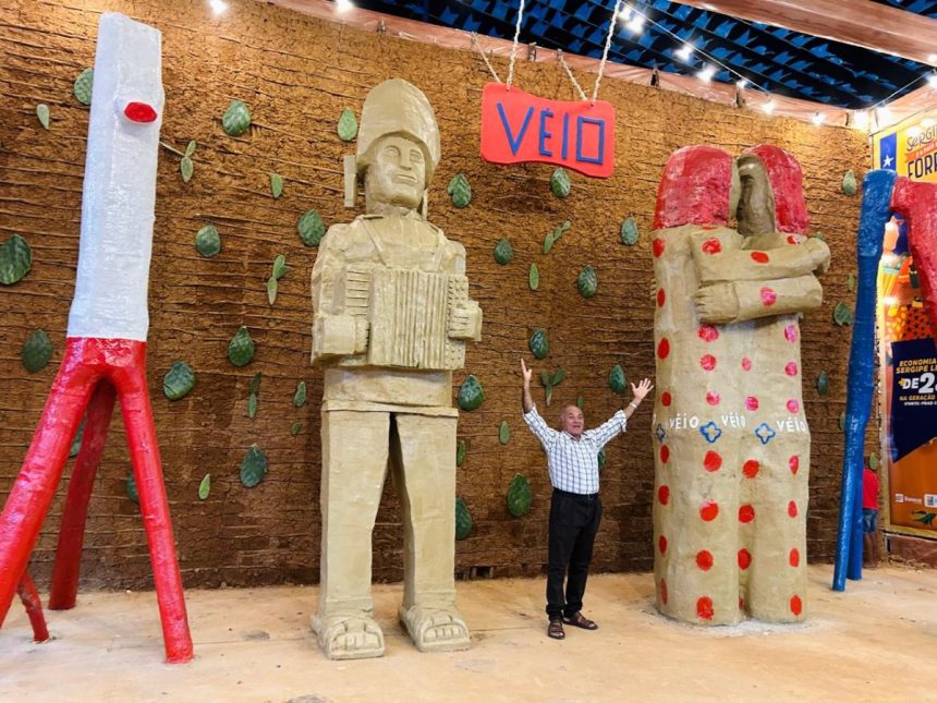 Artesão sergipano Véio é homenageado pelo Governo de Sergipe na Vila do Forró 2026