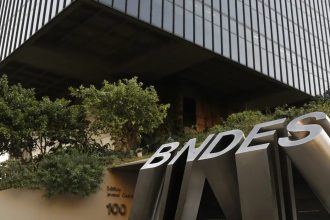 BNDES abre financiamento para transporte de carga e passageiros