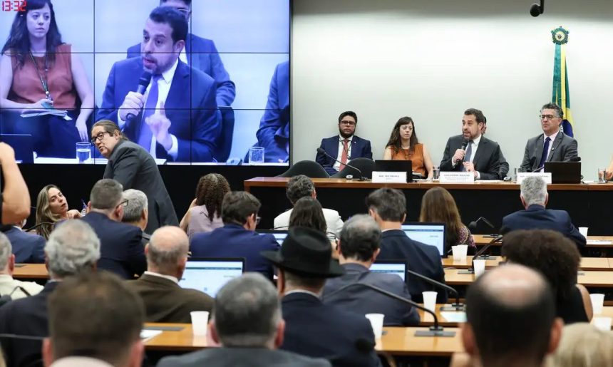 Boulos critica compensação a empresas pelo fim da escala 6×1