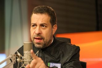 Boulos volta a criticar “terrorismo econômico” contra fim da 6 por 1