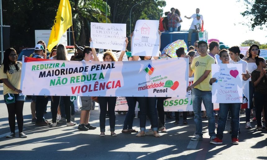 CCJ retoma nesta terça debate sobre redução da maioridade penal