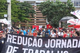 Caminhos da Reportagem debate impactos da escala 6×1 no Brasil