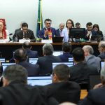 Centrão tenta derrubar transição de 60 dias para fim da escala 6×1
