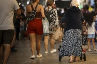 Defeitos em calçadas fazem 42% dos idosos terem medo de cair