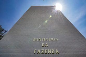 Defesa e Cidades lideram bloqueios no Orçamento de 2026