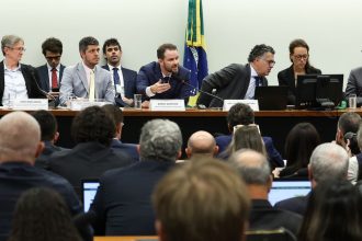 Durigan diz ser contra qualquer compensação ao fim da escala 6×1