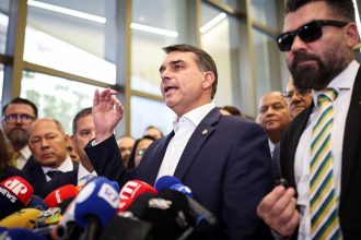 Flávio confirma encontro com Vorcaro após banqueiro ter sido preso