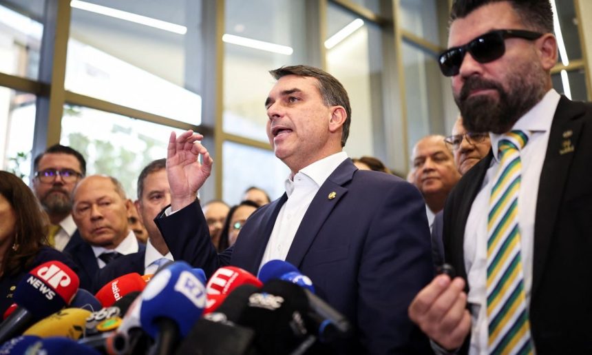 Flávio confirma encontro com Vorcaro após banqueiro ter sido preso