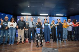 Governador Fábio Mitidieri premia estudantes na maior feira tecnológica da rede estadual