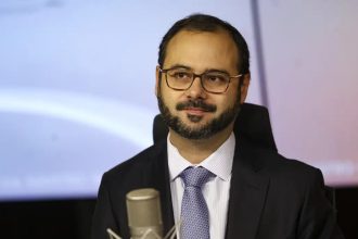 Governo avalia aumento de contratação pelo MEI com o fim da 6×1