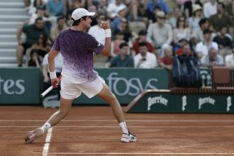 João Fonseca estreia com vitória no torneio de Roland Garros