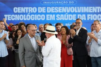 Lula pede que governador do RJ trabalhe para prender milicianos