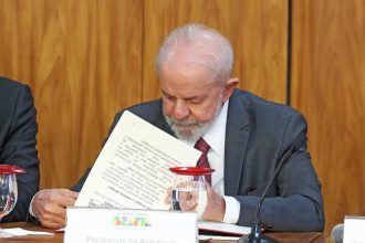 Lula veta lei que reconhece estágio como experiência profissional