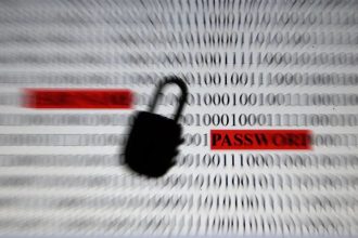 Material do governo ajuda população a se proteger de golpes digitais