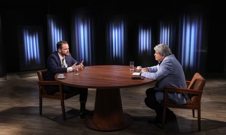 Na Mesa com Datena recebe o ministro Dario Durigan nesta terça-feira