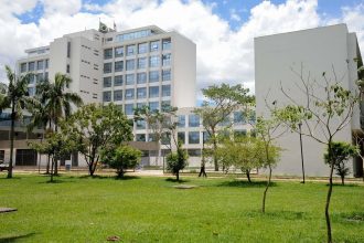 PM retira estudantes da reitoria da USP