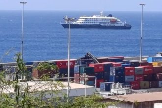 Passageiros começam a deixar navio onde houve surto de hantavírus