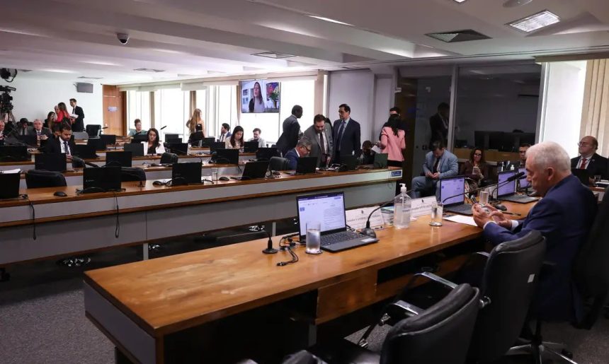 Pedido de vista adia votação de autonomia financeira do Banco Central