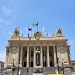 RJ: projeto prevê uso de banheiros neutros para pessoas trans