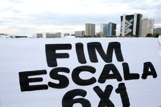 Vereadores fazem “protocolaço” de projetos pelo fim da escala 6×1