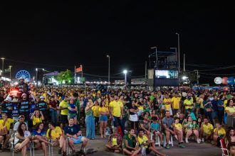 Arraiá do Povo e Vila do Forró unem público em noite de São João com mais uma transmissão do jogo da Seleção Brasileira