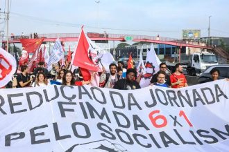 Ato no Rio abre mobilização para pressionar Senado pelo fim da 6×1