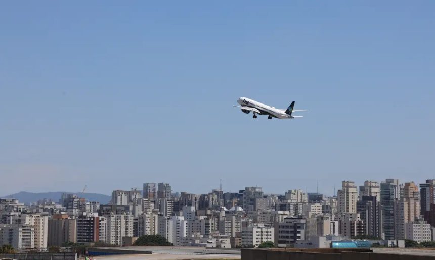 Brasil bate recorde de passageiros em voos domésticos em 2026