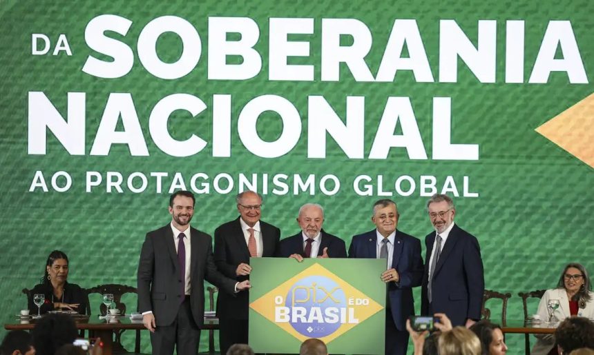 “Brasil não abaixa a cabeça”, diz Durigan ao defender soberania e Pix