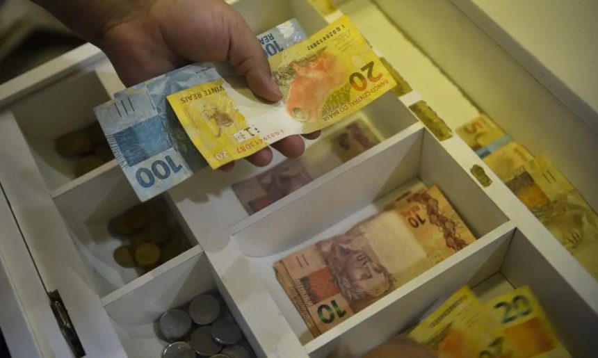 Caixa paga Bolsa Família a beneficiários com NIS de final 8