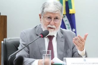 Celso Amorim: IA sob controle de poucas empresas piora desigualdades