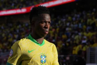 Com gol em todos os jogos até agora, Vini Jr busca feito raro em Copas