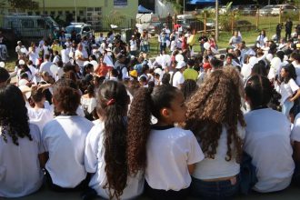 Congresso inclui política e direitos da cidadania no currículo escolar