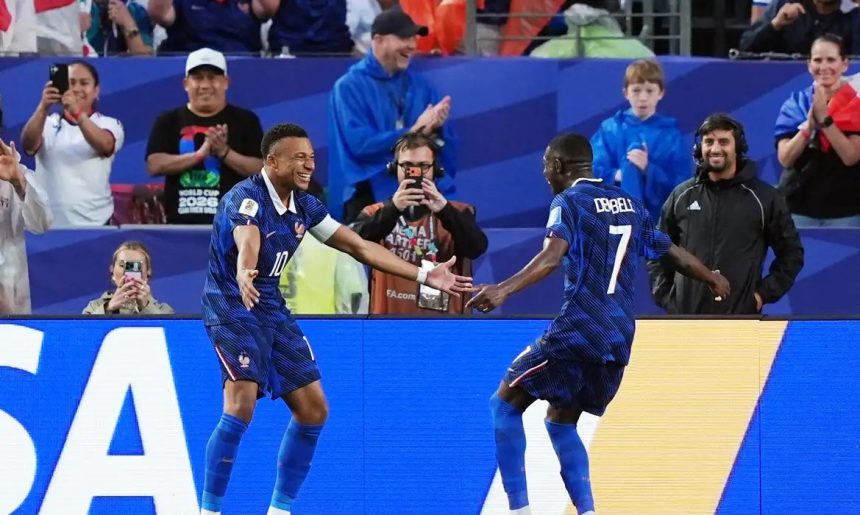 Depois de chuva e pausa, França de Mbappé não dá chances ao Iraque