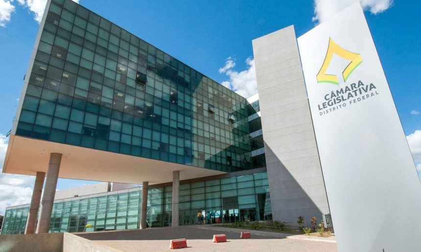 Deputados distritais extinguem jornada 6×1 de terceirizados