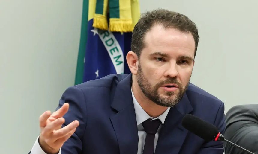 Durigan afirma que Pix não está na mesa de negociação com EUA