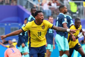 Equador vence Alemanha de virada e carimba vaga no mata-mata da Copa