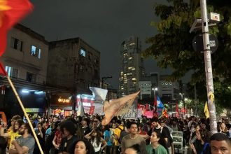 Estudantes protestam contra cortes nas universidades de SP